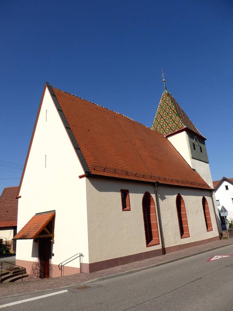 St. Nikolaus Schellbronn von außen